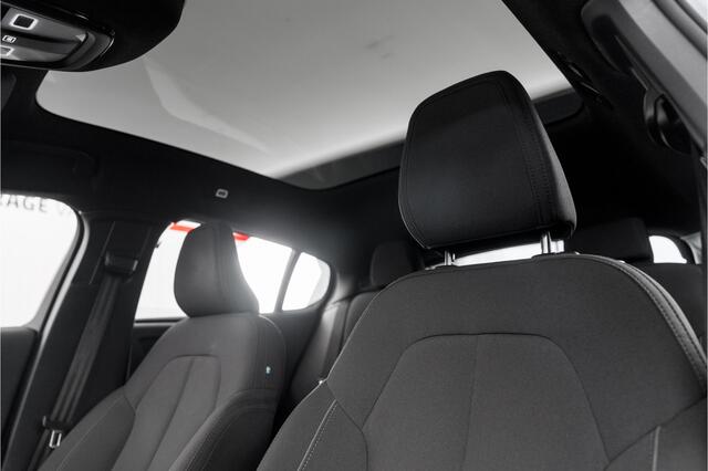 Volvo C40 Recharge Core 69 kWh Panoramadak