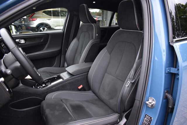 Volvo C40 Recharge 408PK Twin Intro Edition 78 kWh | 20" LMV | Trekhaak | Harman/Kardon | Getint glas | Panoramadak | Elektrische Stoelen |