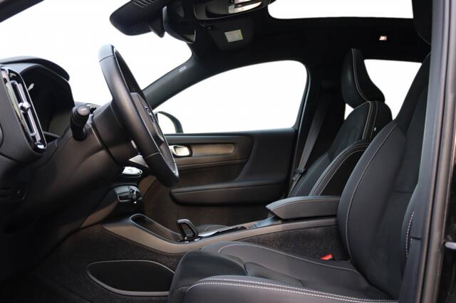 Volvo C40 Ultimate Recharge Pure 408 pk Electric AWD Pano l 360 Camera l