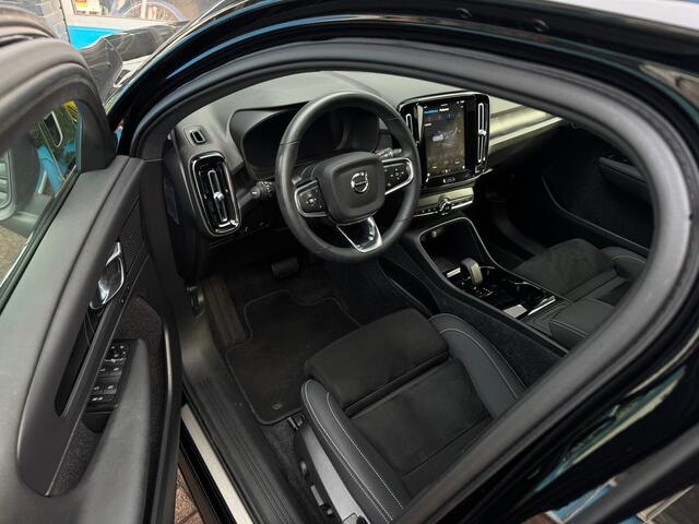 Volvo C40 Recharge Twin Intro Edition 78 kWh | Uitklapbare Trekhaak | Harman & Kardon | Panoramadak |