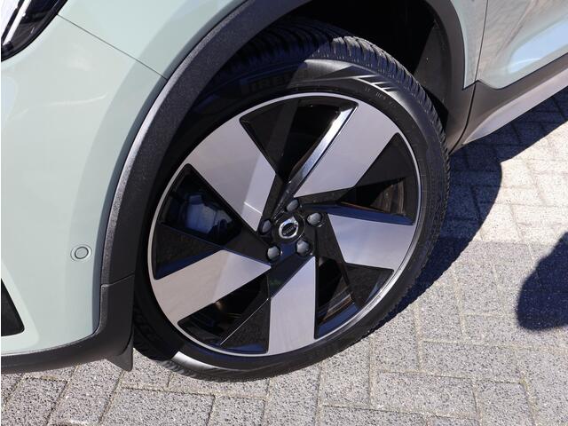Volvo C40 Recharge Twin Intro Edition 78 kWh l Trekhaak l 360 camera l 20 inch LMV l Panoramadak
