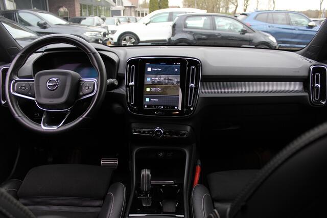Volvo C40 Single Motor Extended Range Ultimate 82 kWh / Trekhaak / Panoramadak / 360Camera / Half leder / Keyless / 20'' / Harman Kardon / CarPlay / Warmtepomp / Stuur+Stoelverwarming / Dodehoek / DAB / ACC