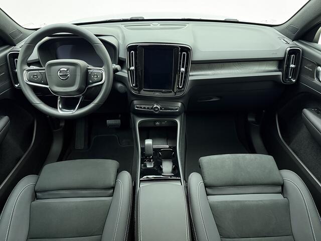 Volvo C40 Recharge Ultimate 69 kWh / 20 inch velgen / Nubuck / Harman Kardon audio / Elektrisch verstelbare stoelen / Stoel/- en stuurverwarming /