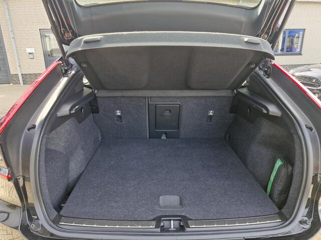 Volvo C40 | Panoramadak | Carplay | Camera | 19 inch | Recharge 69 kWh