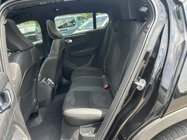 Volvo C40 Recharge Core 69 kWh SOH 91% | CLIMATE PACK | 3 FASE | ACHTERUIT RIJ CAMERA | ELEK. ACHTERKLEP | CRUISE CONTROL | PANO | 12 MND BOVAG GARANTIE | KEYLESS | DODE HOEK |