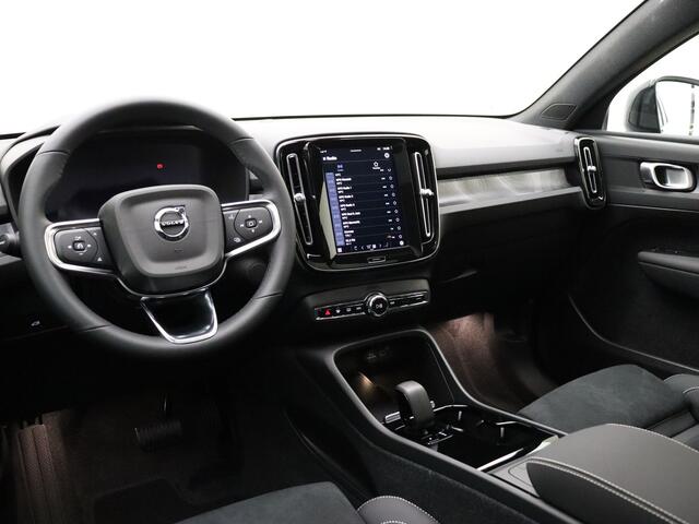 Volvo EC40 Extended Range Plus 82 kWh / El. Trekhaak / Nubuck / Getint glas / Gratis onderhoud t/m 17-01-2028 / Climate /