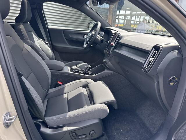 Volvo EC40 Single Motor Extended Range Ultra 82 kWh / Pano. dak / 360 camera / Elek. verstelbare stoelen / Stoelen + stuur verwarmd / Harman Kardon /