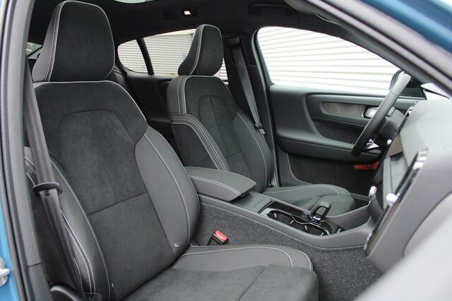 Volvo EC40 Single Motor Extended Range Ultimate 82 kWh | Pixel LED Koplampen | Panoramadak | Harman/Kardon Premium Geluidssysteem | Power Seats Met Geheugen | Lichtmetalen Velgen | Extra Getint Glas | Elektrisch Bedienbare Achterklep | Keyless Entry | BLIS Dodehoekd