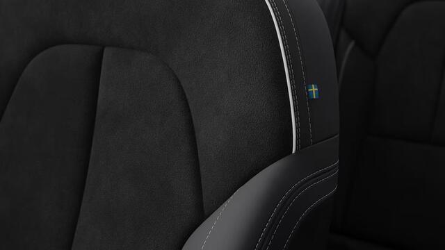 Volvo EC40 Single Motor Extended Range Ultra 82 kWh | Verwacht Sept. 2025 | Elektrisch Verstelbare Voorstoelen | Harman Kardon Premium Audio | 360º Camera | Warmtepomp | Stoel/Stuurverwarming |