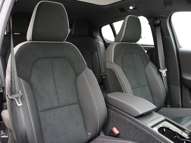 Volvo EC40 Extended Range Plus Black Edition / NIEUW / MY26 / DIRECT LEVERBAAR / NUBUCK / GETINT GLAS / 20'' / ACC / BLIS / STOEL + STUURW. VERWARMING /