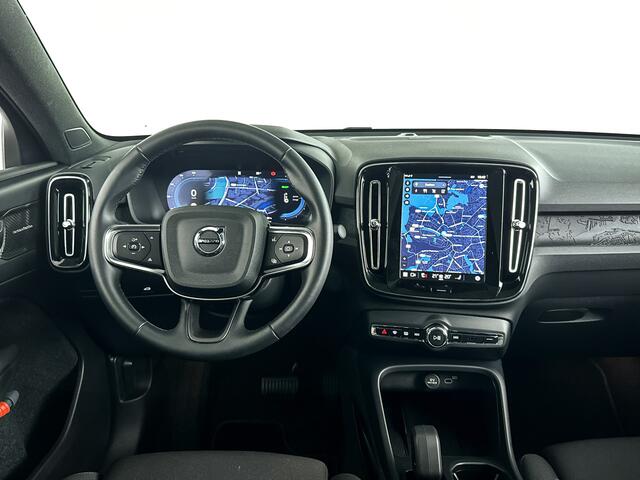 Volvo EC40 Single Motor Plus Black Edition 70 kWh | Panoramadak | 360° Camera | Harman Kardon | Trekhaak