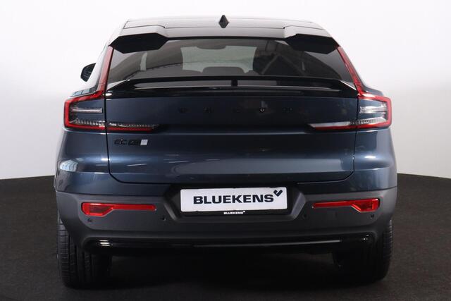 Volvo EC40 Single Motor Extended Range Ultra Black Ed. 82 kWh Intellisafe Assist & Surround - 360º Camera - Harman/Kardon audio - Verwarmde voorstoelen & stuur - Parkeersensoren voor & achter - Elektr. bedienb. voorstoelen met geheugen links - Draadloze tel. lader -