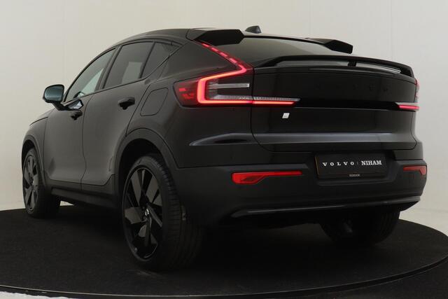Volvo EC40 TWIN MOTOR PERFORMANCE ULTRA BLACK EDITION 82 kWh *FULL OPTIONS!* -PANO.DAK|HARMAN/KARDON|360°CAM|LIGHTING|POWER-SEATS|20"|SoH:99% *NW.PRIJS ¤64.824,-*