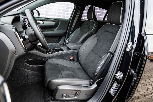 Volvo EC40 Single Motor Extended Range Ultra Europa Black Editon | Adaptieve Cruise Control | BLIS | Panoramadak | Harman / Kardon | Nubuck | 360 Camera | 20" | Memory | Elektrische Stoelen | Stoelverwarming voor & achter | Stuurverwarming |