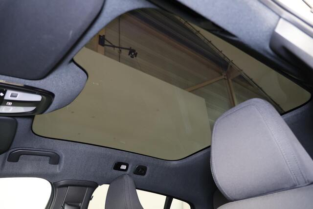 Volvo EC40 Performance Ultra 82 kWh - Panoramadak - IntelliSafe Assist & Surround - 360º Camera - Harman/Kardon audio - Verwarmde voorstoelen, stuur & achterbank - Parkeersensoren voor & achter - Elektr. bedienb. voorstoelen met geheugen links - Draadloze tel. lader