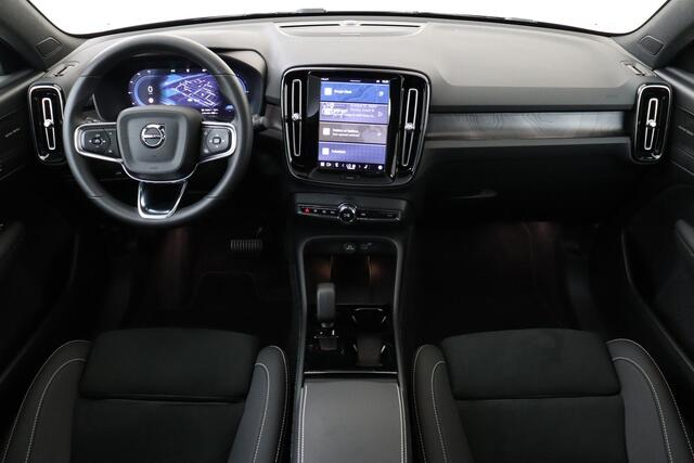 Volvo EC40 TWIN MOTOR PERFORMANCE ULTRA BLACK EDITION 82 kWh *FULL OPTIONS!* -PANO.DAK|HARMAN/KARDON|360°CAM|LIGHTING|POWER-SEATS|20"|SoH:99% *NW.PRIJS ¤64.824,-*