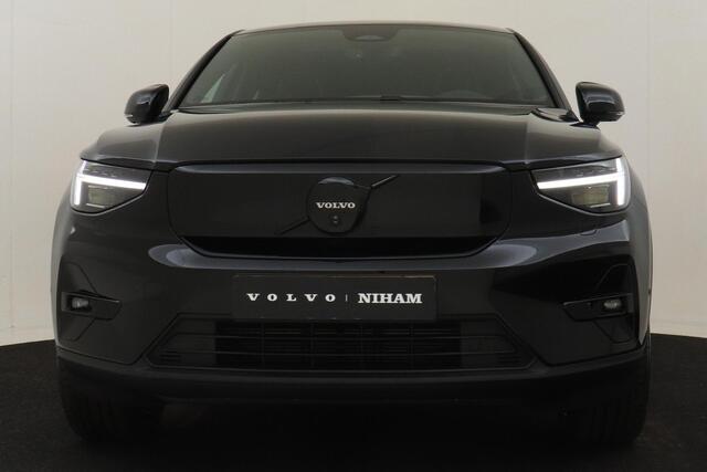 Volvo EC40 TWIN MOTOR PERFORMANCE ULTRA BLACK EDITION 82 kWh *FULL OPTIONS!* -PANO.DAK|HARMAN/KARDON|360°CAM|LIGHTING|POWER-SEATS|20"|SoH:99% *NW.PRIJS ¤64.824,-*