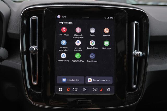 Volvo EC40 Extended Range Plus Black Ed. 82 kWh - Panoramadak - IntelliSafe Assist & Surround - 360º Camera - Harman/Kardon audio - Verwarmde voorstoelen, stuur & achterbank - Parkeersensoren voor & achter - Elektr. bedienb. voorstoelen met geheugen links - Draadloz