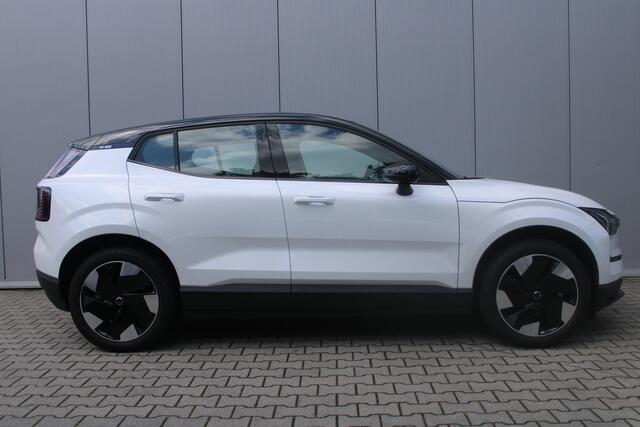 Volvo EX30 Extended Range Plus 69 kWh | Stoelverwarming | Stuurwiel verwarming | Elektrisch bedienbare achterklep