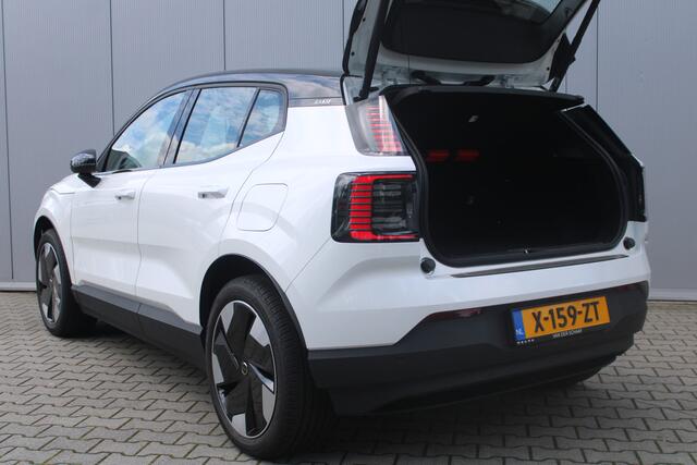 Volvo EX30 Extended Range Plus 69 kWh | Stoelverwarming | Stuurwiel verwarming | Elektrisch bedienbare achterklep