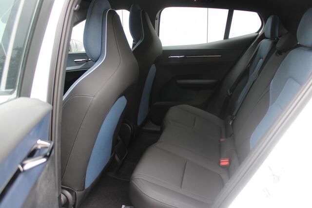 Volvo EX30 Extended Range Plus 69 kWh | Stoelverwarming | Stuurwiel verwarming | Elektrisch bedienbare achterklep