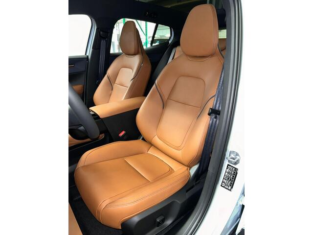 Volvo EX30 Extended Range Plus Getinte Ramen | nieuw uit voorraad | Gratis laadpaal!
