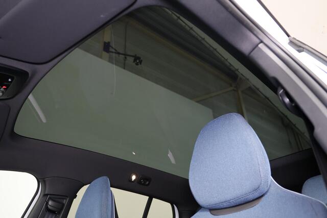 Volvo EX30 Twin Motor Performance Ultra 69 kWh - Panoramadak - Climate Pack - 360º Camera - Harman/Kardon audio - Elektrisch bedienbare voorstoelen - Parkeersensoren voor & achter - Extra getint glas - 20' LMV