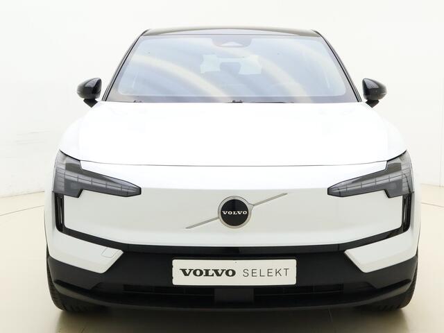 Volvo EX30 Extended Range Plus 69 kWh / ¤7.000,- Voorraadkorting / NIEUW / DIRECT LEVERBAAR / 20'' / METALLIC LAK / ACC / BLIS / ELEKTR. ACHTERKLEP /