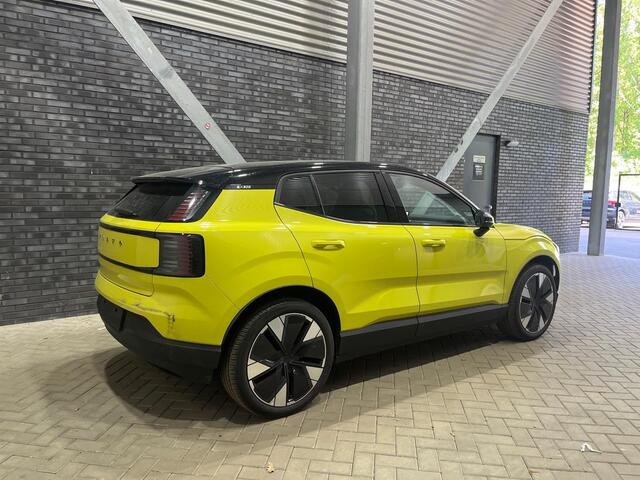 Volvo EX30 Single Motor Extended Range Plus 69 kWh | Stoel+Stuurverwarming | 20 Inch | Getint Glas | ACC