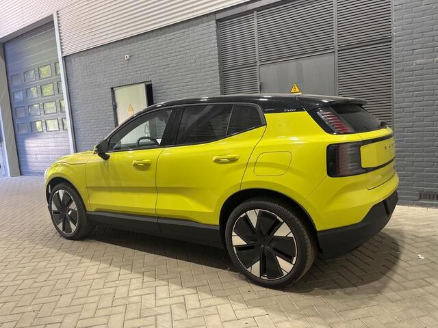 Volvo EX30 Single Motor Extended Range Plus 69 kWh | Stoel+Stuurverwarming | 20 Inch | Getint Glas | ACC