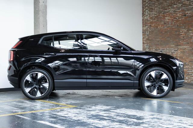 Volvo EX30 Single Motor Extended Range Plus | Premium Audio by Harman Kardon | Keyless Entry | Achteruitrijcamera | Parkeersensoren V+A | 20" Lichtmetalen Velgen | Pilot Assist | Adaptieve Cruise Control | Draadloze Telefoonlader | Navigatiesysteem | Rijstrooksensor