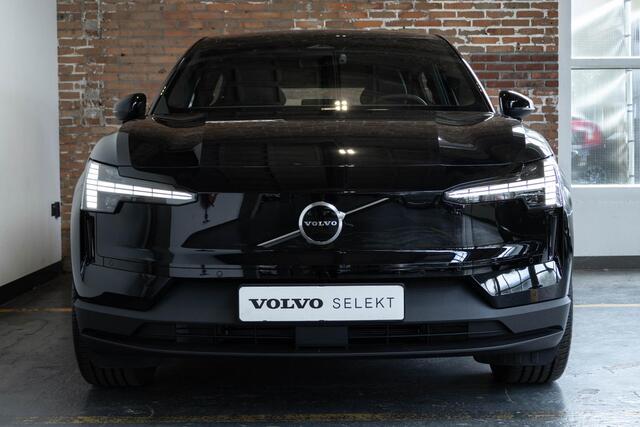 Volvo EX30 Single Motor Extended Range Plus | Premium Audio by Harman Kardon | Keyless Entry | Achteruitrijcamera | Parkeersensoren V+A | 20" Lichtmetalen Velgen | Pilot Assist | Adaptieve Cruise Control | Draadloze Telefoonlader | Navigatiesysteem | Rijstrooksensor