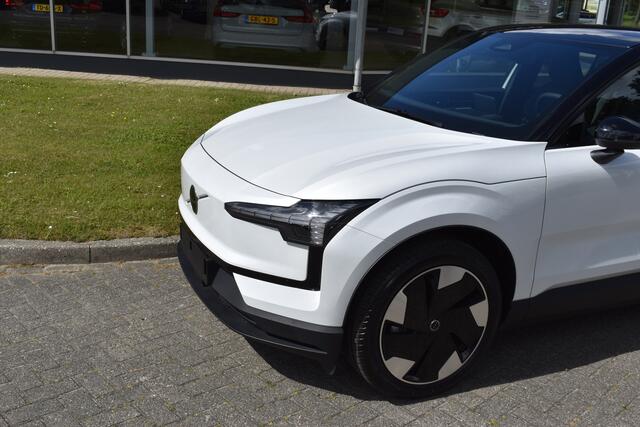Volvo EX30 Single Motor Extended Range Plus 69 kWh | H&k | ACC | BLIS | Camera | Stoelverwarming | 19 INCH