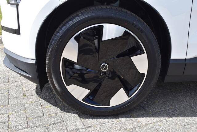 Volvo EX30 Single Motor Extended Range Plus 69 kWh | H&k | ACC | BLIS | Camera | Stoelverwarming | 19 INCH