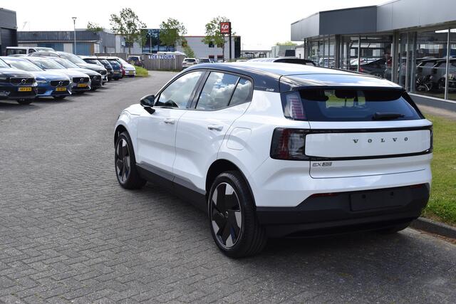 Volvo EX30 Single Motor Extended Range Plus 69 kWh | H&k | ACC | BLIS | Camera | Stoelverwarming | 19 INCH