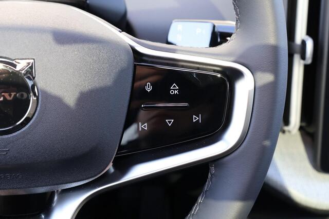 Volvo EX30 Single Motor Extended Range Ultra 69 kWh - Getint glas v.a. B-stijl - Panoramadak - 360º Camera - Harman Kardon audio - Elektrisch bedienbare voorstoelen - Adaptive Cruise Control - Pilot Assist - BLIS dodehoekassistentie - Keyless Drive - Elektr. bedienb