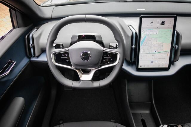 Volvo EX30 Single Motor Extended Range Ultra 69 kWh | 20 Inch lichtmetalen velgen | Panoramadak | Adaptieve Cruise Control | Elektrische stoelverstelling | 360 Graden camera | Extra getint glas