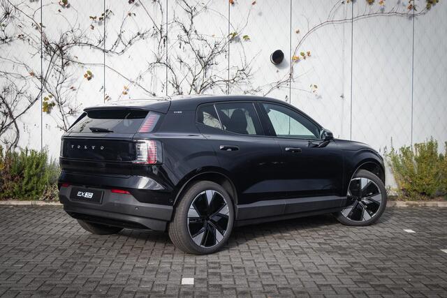Volvo EX30 Single Motor Extended Range Ultra 69 kWh | 20 Inch lichtmetalen velgen | Panoramadak | Adaptieve Cruise Control | Elektrische stoelverstelling | 360 Graden camera | Extra getint glas
