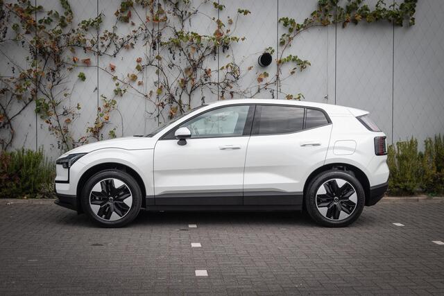 Volvo EX30 Single Motor Extended Range Core 69 kWh | Adaptieve Cruise Control | Stoel + stuurverwarming | Donker glas | Parkeercamera