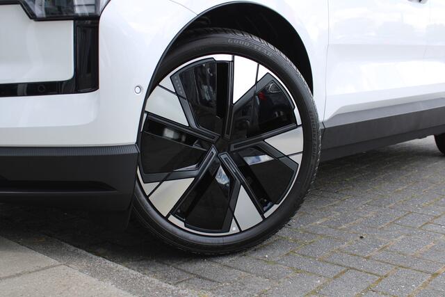 Volvo EX30 Extended Range Ultra 69 kWh | Panoramadak | 20" LMV | Elektr. Stoelen | H&K Audio | 360 Camera