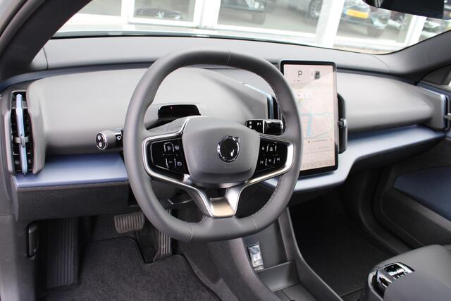Volvo EX30 Extended Range Plus 69 kWh | Stoel & stuurverwarming | Camera | El. achterklep | Adapt. Cruise