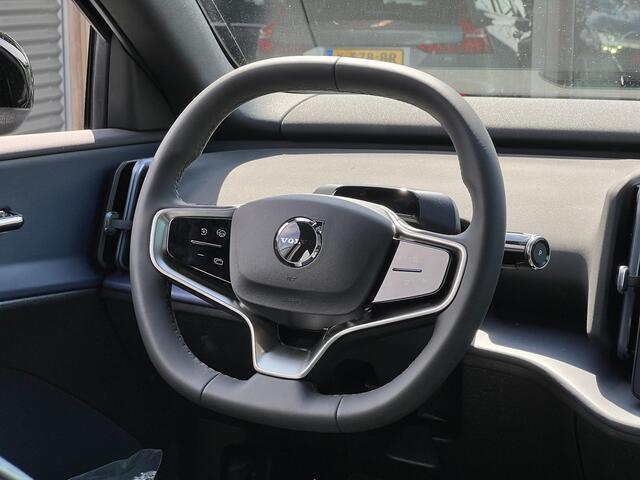 Volvo EX30 Single Motor Extended Range Ultra 69 kWh Automaat, Panoramadak, 20 inch wielen, Harman Kardon audio, Elektrische stoelen, Park assist voor- en achter, 360 graden parkeercamera,