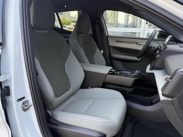 Volvo EX30 Single Motor Extended Range Plus 69 kWh | Snel leverbaar | 19" | Blis dodehoekdetectie | Adaptive cruise controle | Google | Harman/Kardon | Elektrisch bedienbare achterklep |