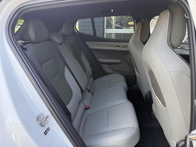Volvo EX30 Single Motor Extended Range Plus 69 kWh | Snel leverbaar | 19" | Blis dodehoekdetectie | Adaptive cruise controle | Google | Harman/Kardon | Elektrisch bedienbare achterklep |