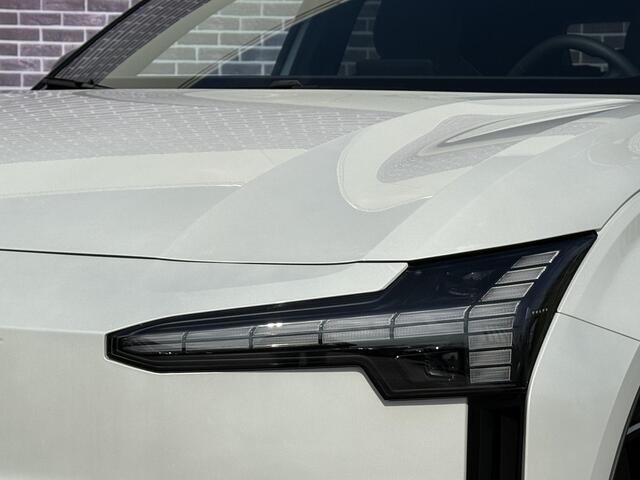 Volvo EX30 Single Motor Extended Range Plus 69 kWh | Snel leverbaar | 19" | Blis dodehoekdetectie | Adaptive cruise controle | Google | Harman/Kardon | Elektrisch bedienbare achterklep |