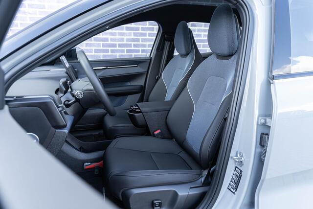 Volvo EX30 Twin Motor Performance Ultra AWD | Panoramadak | Elektr. stoelverstelling | Warmtepomp | Harman Kardon | 360 Camera | Keyless | Google Maps | Adaptive Cruise