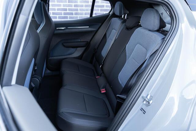 Volvo EX30 Twin Motor Performance Ultra AWD | Panoramadak | Elektr. stoelverstelling | Warmtepomp | Harman Kardon | 360 Camera | Keyless | Google Maps | Adaptive Cruise