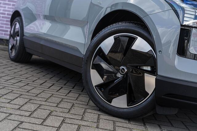 Volvo EX30 Twin Motor Performance Ultra AWD | Panoramadak | Elektr. stoelverstelling | Warmtepomp | Harman Kardon | 360 Camera | Keyless | Google Maps | Adaptive Cruise