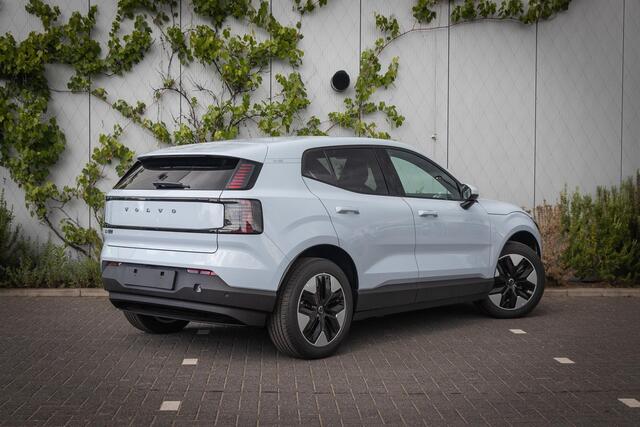Volvo EX30 Extended Range Core 69 kWh | Adaptieve Cruise Control | Stoel + stuurverwarming | Donker glas | Parkeercamera