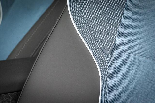 Volvo EX30 Extended Range Core 69 kWh | Adaptieve Cruise Control | Stoel + stuurverwarming | Donker glas | Parkeercamera